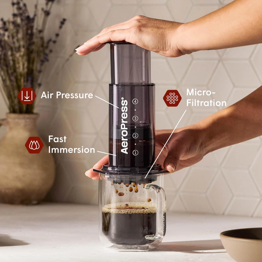 „Aeropress Clear“ juodas kavos virimo aparatas