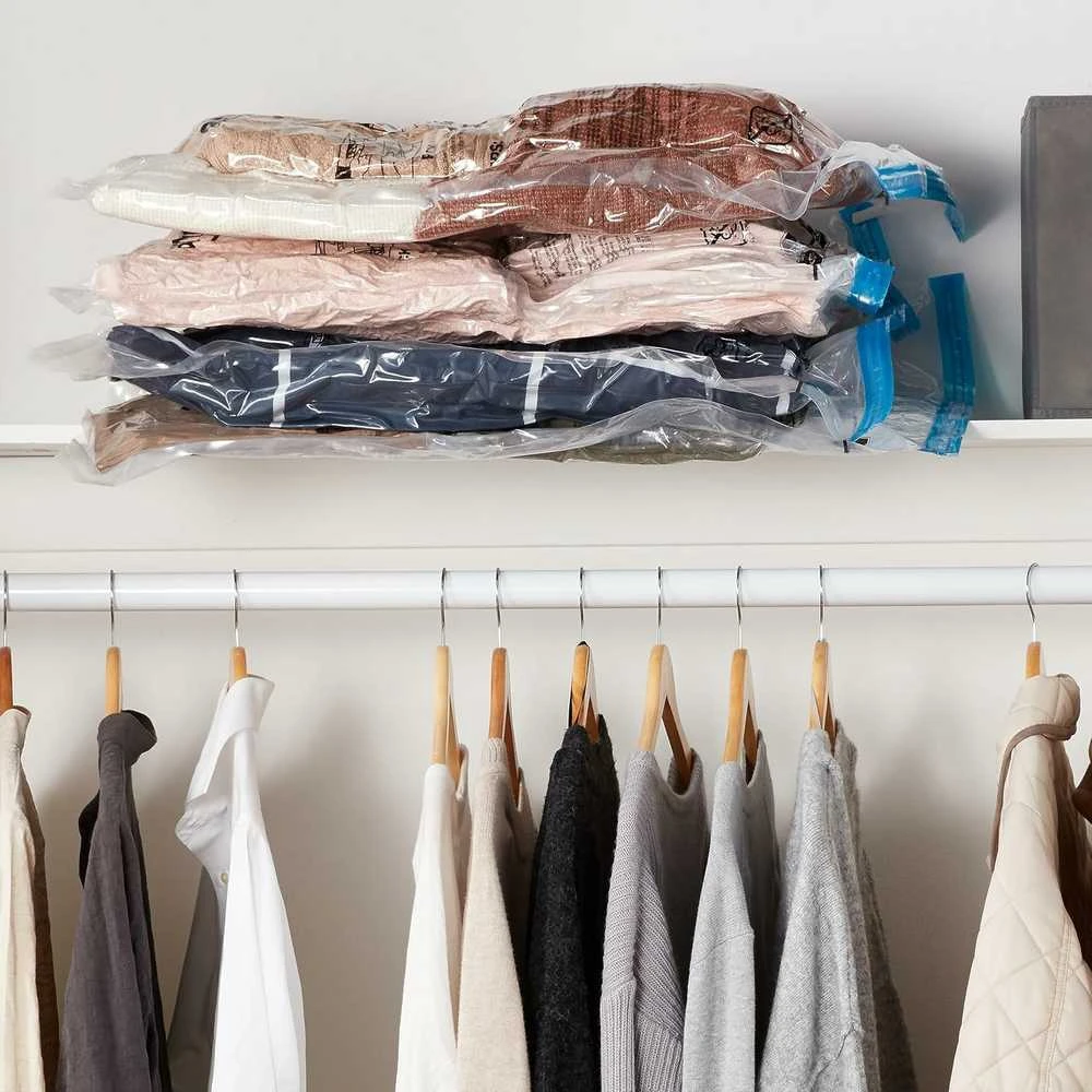 Amazon Basics Daugkartiniai vakuuminiai maišeliai su rankine pompa, 6 vnt.