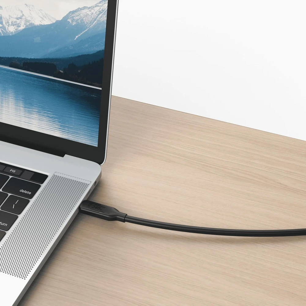 Amazon Basics USB4 USB-C–USB-C laidas, 1 m, 240 W, 40 Gb/s, 8K, U4-CC-5A1M-E