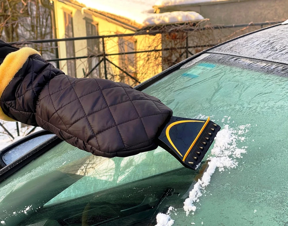 AUPROTEC automobilio ledo grandiklis su pašiltinta pirštine ir guminiu valytuvu 35 cm AU-SB-HS
