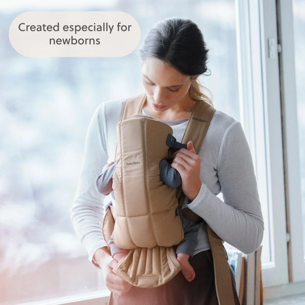BabyBjörn Mini kūdikio nešioklė naujagimiams 3,2–11 kg, smėlinė, modelis 21026