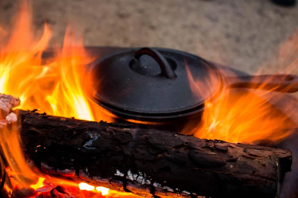 BBQ-Toro lietinis ketaus puodų ir reikmenų rinkinys, 8 dalių, 36 l, su dėže