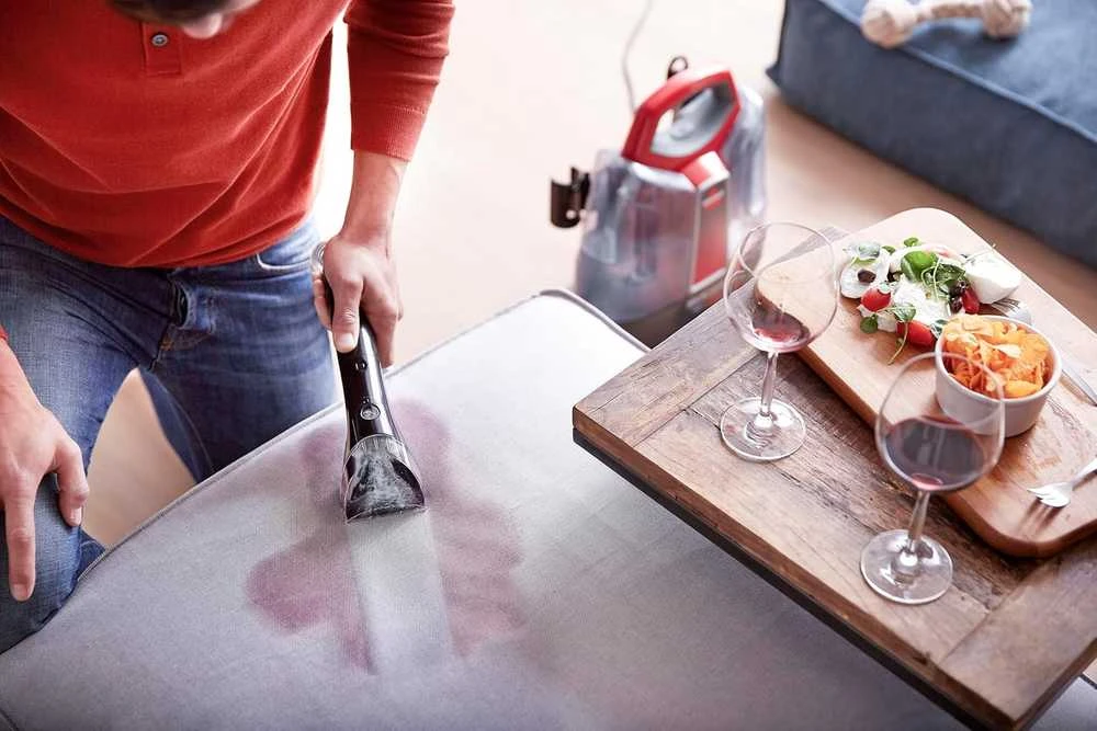 Dulkių siurblys „Bissell“ dėmių valiklis „SpotClean ProHeat“, veikiantis su laidiniu varikliu, rankinis, plovimo funkcija, 330 W, raudonas/titanas, garantija 24 mėn.