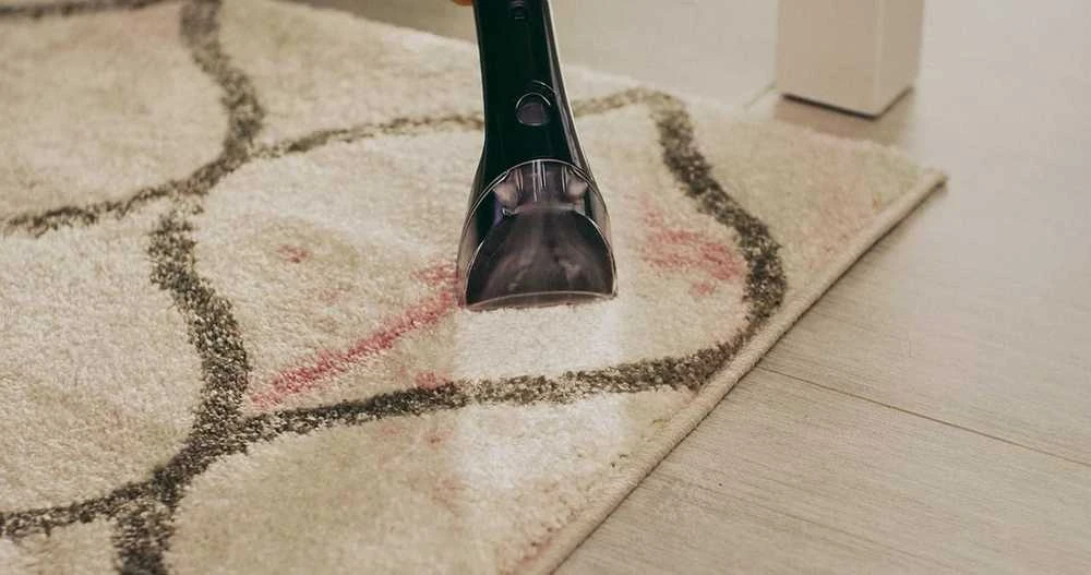 Dulkių siurblys „Bissell“ dėmių valiklis „SpotClean ProHeat“, veikiantis su laidiniu varikliu, rankinis, plovimo funkcija, 330 W, raudonas/titanas, garantija 24 mėn.