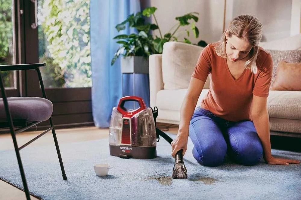 Dulkių siurblys „Bissell“ dėmių valiklis „SpotClean ProHeat“, veikiantis su laidiniu varikliu, rankinis, plovimo funkcija, 330 W, raudonas/titanas, garantija 24 mėn.