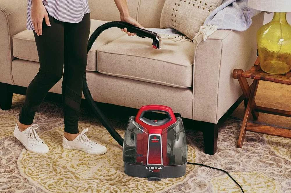Dulkių siurblys „Bissell“ dėmių valiklis „SpotClean ProHeat“, veikiantis su laidiniu varikliu, rankinis, plovimo funkcija, 330 W, raudonas/titanas, garantija 24 mėn.