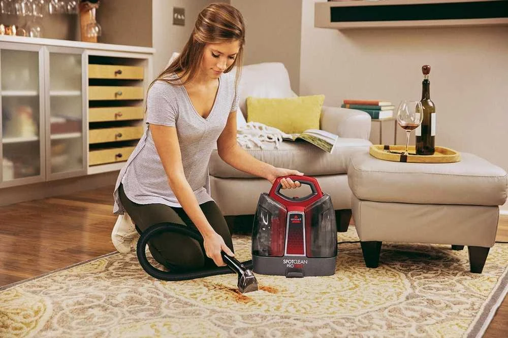 Dulkių siurblys „Bissell“ dėmių valiklis „SpotClean ProHeat“, veikiantis su laidiniu varikliu, rankinis, plovimo funkcija, 330 W, raudonas/titanas, garantija 24 mėn.