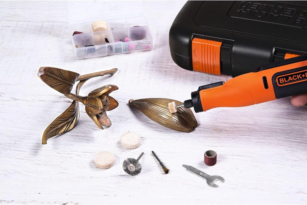 Black & Decker BD šlifuoklis MULTI. 8V +52szt. AKCESORIÓW BCRT8IK