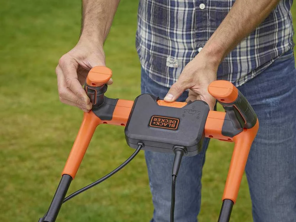 Black & Decker JUODOS + DECKER ELEKTRINĖS ŽOJĖJOS 1600W / 38cm