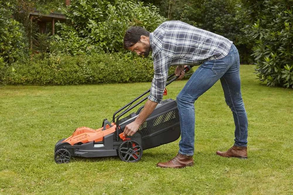 Black & Decker JUODOS + DECKER ELEKTRINĖS ŽOJĖJOS 1600W / 38cm