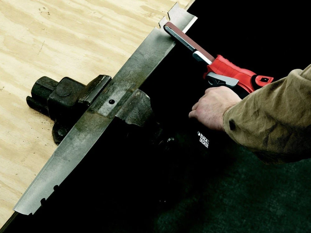 Juostinis šlifuoklis Black & Decker KA902EK