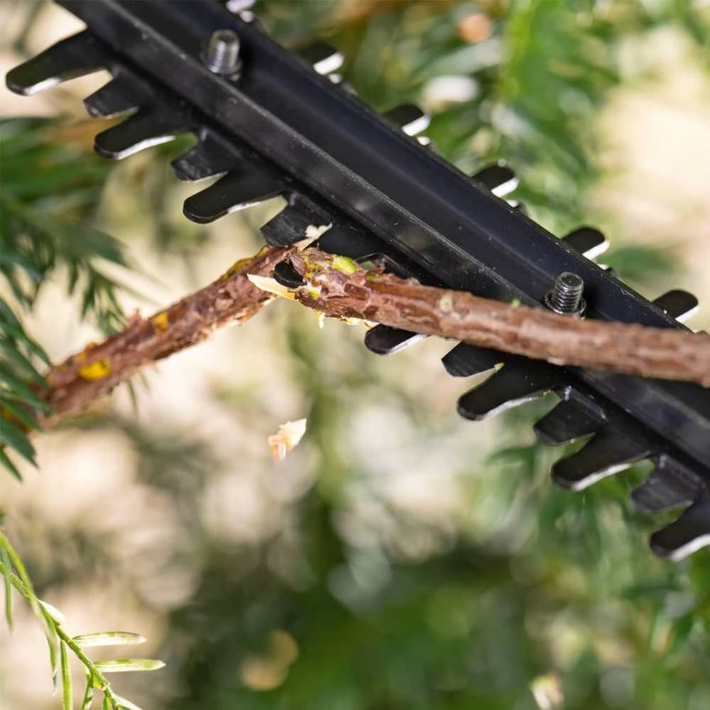 Bosch Akumuliatorinis gyvatvorių žirklės EasyHedgeCut 18V-44-11 be akumuliatoriaus ir kroviklio