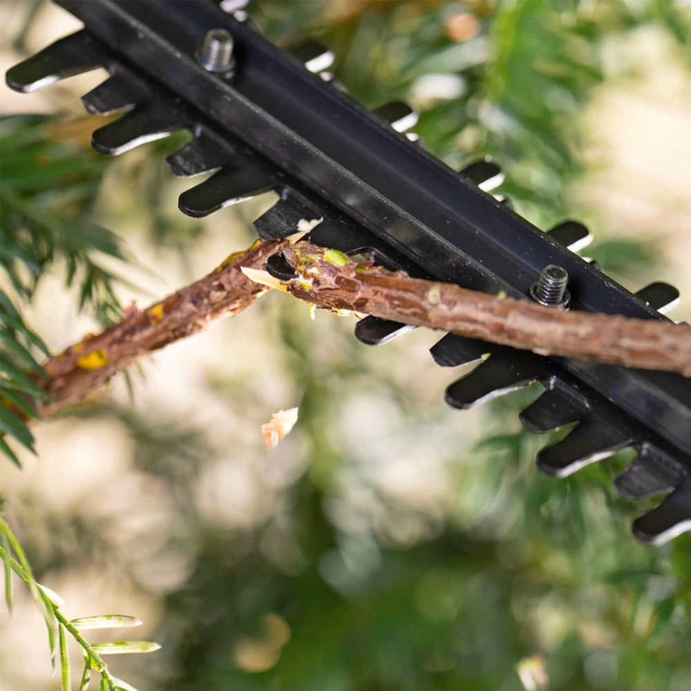Bosch Akumuliatorinis gyvatvorių žirklės EasyHedgeCut 18V-44-11 be akumuliatoriaus ir kroviklio