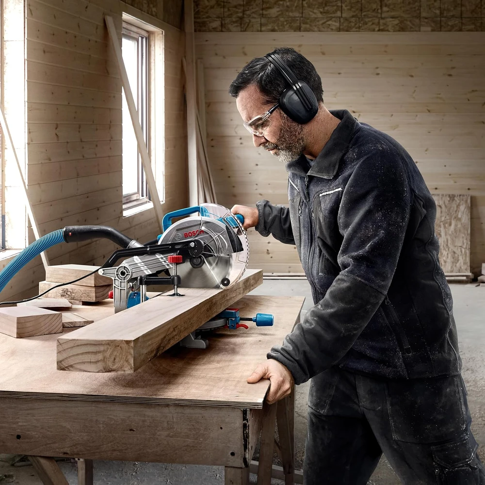 BOSCH stacionarus diskinis pjūklas GCM 216 1300W