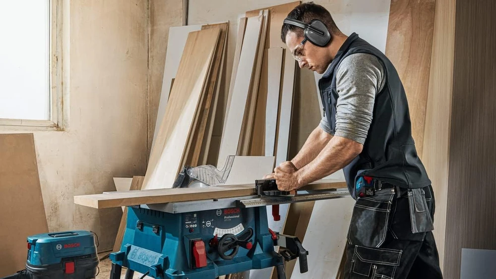 Išilginio pjovimo staklės Bosch GTS 254 Professional; 1800 W