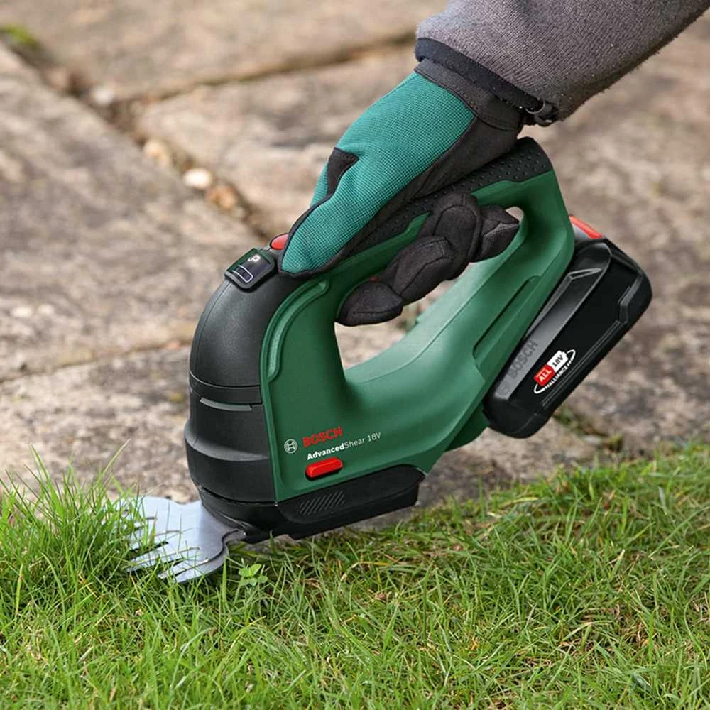 Krūmų ir žolės akumuliatorinių žirkių rinkinys Bosch Advanced Shear 18V-10 Be akumuliatoriaus ir kroviklio