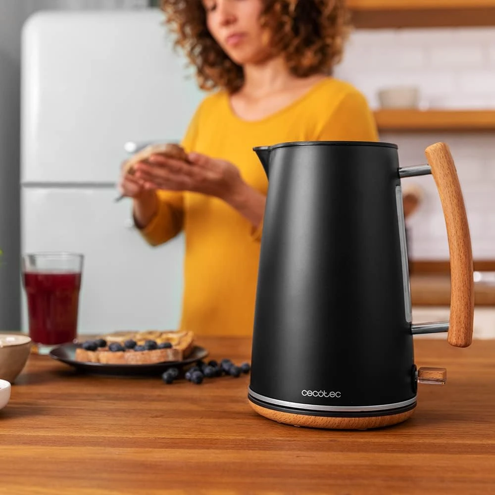 Cecotec Virdulys | ThermoSense 400 | Electric | 3000 W | 1.7 L | Nerūdijantis plienas | 360° rotational base | Juodas
