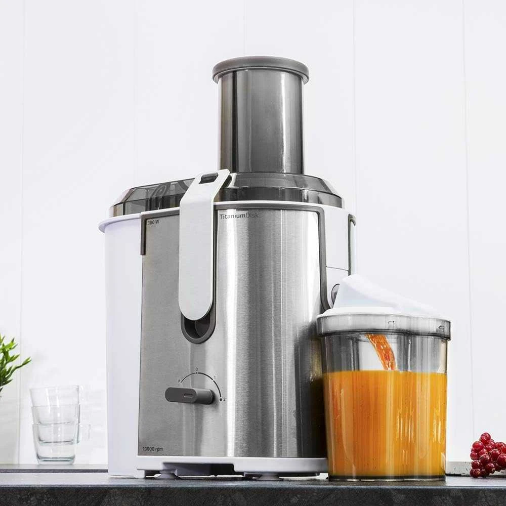 Cecotec sulčiaspaudė 1300 W, 75 mm įėjimas, titano diskas, 2 greičiai, 950 ml talpa, 04110