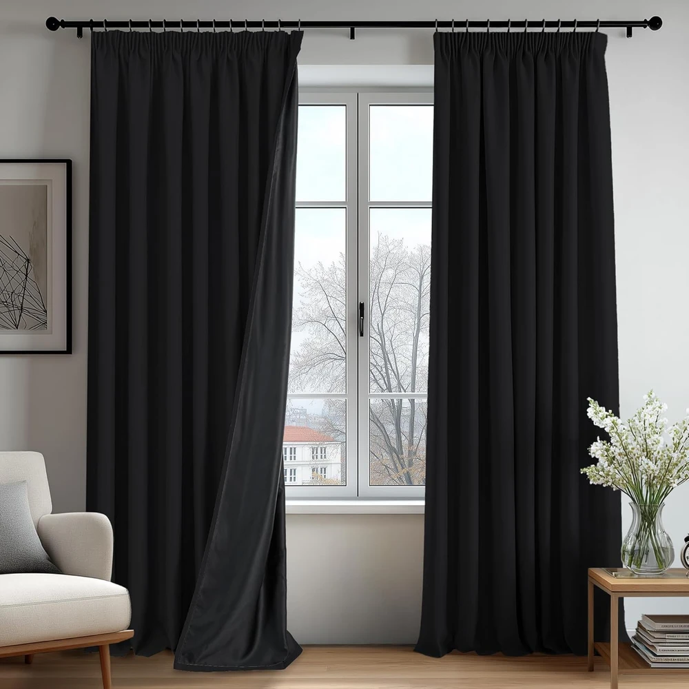 Deconovo juodos 100% užtamsinančios užuolaidos su susiuvimo juostele, 140 × 200 cm, 2 vnt., poliesteris
