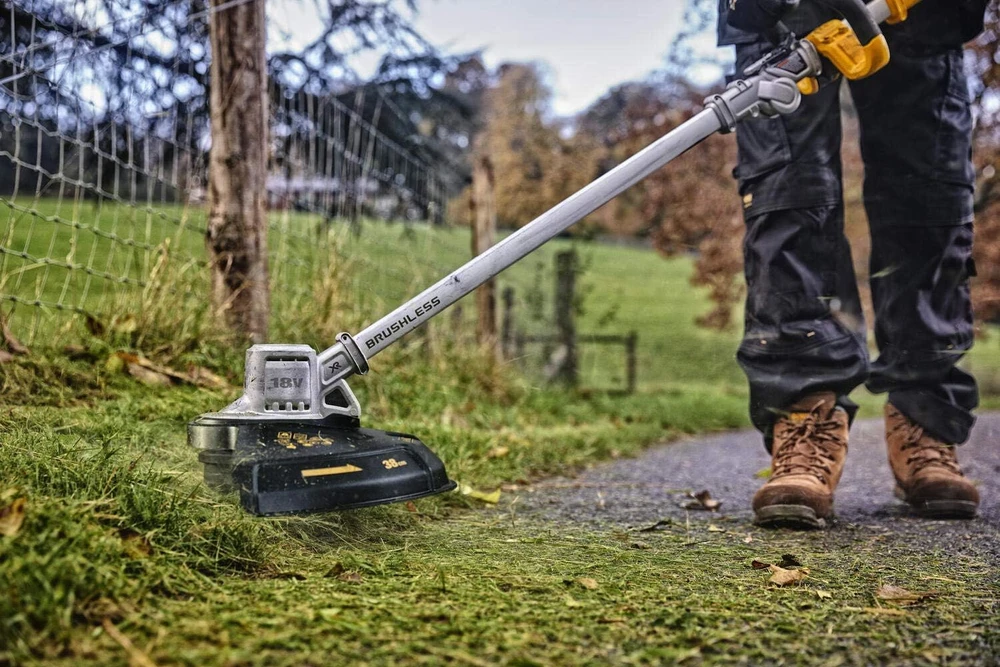 Akumuliatorinė žoliapjovė / trimeris DeWalt 18V, 1x 5.0Ah (DCMST561P1-QW)