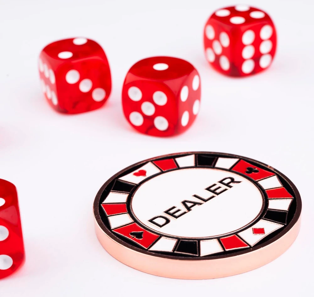 Engelhart pokerio rinkinys su 500 žetonų, 14 g, dviem kaladėmis ir juodu lagaminu, 320960
