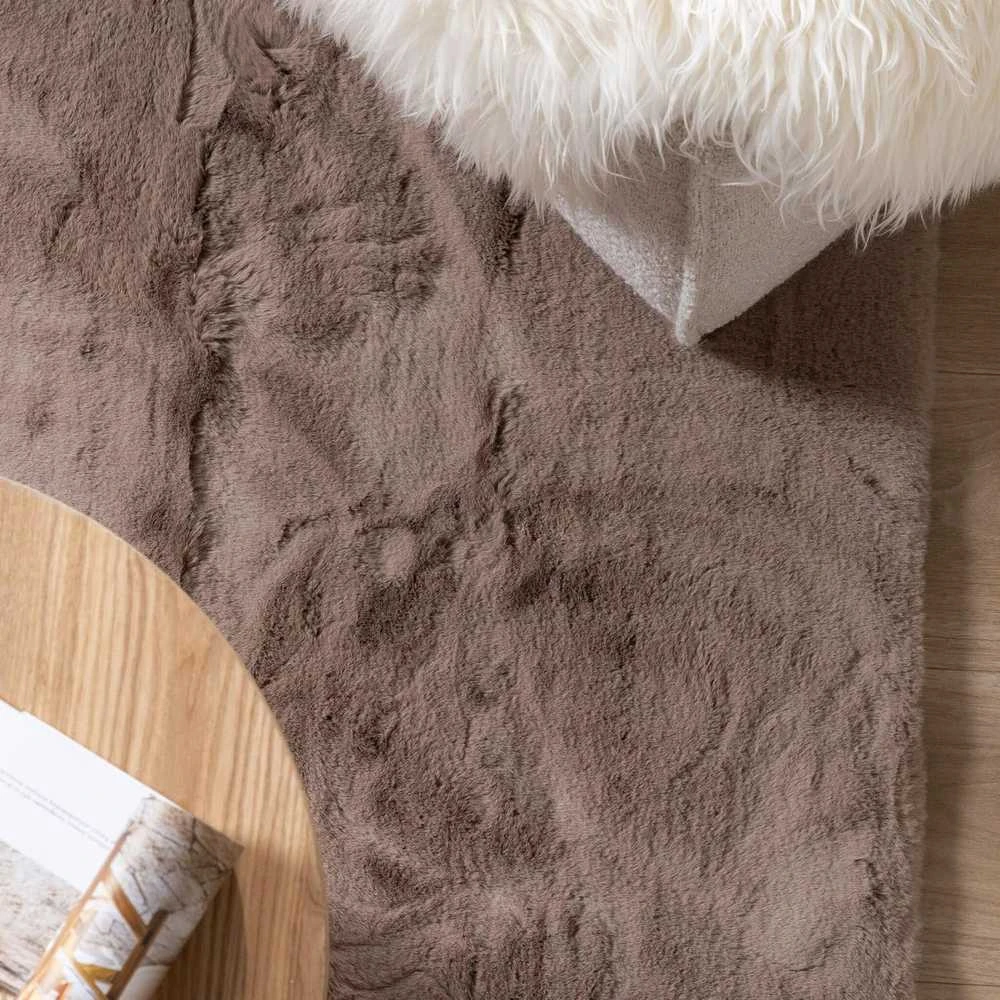 FRAAI Home & Living minkštas poliesterio kilimas 80 × 150 cm Comfy Supreme taupe