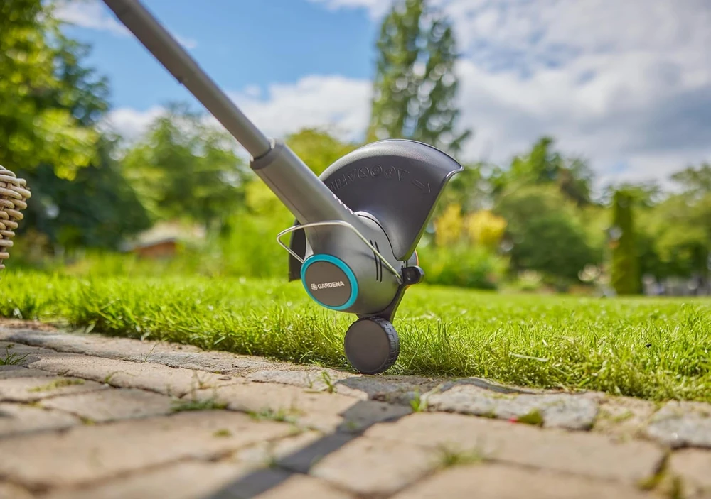 Gardena EasyTrim 25 18V akumuliatorinės žoliapjovės komplektas su 18V P4A baterija 2.0 Ah