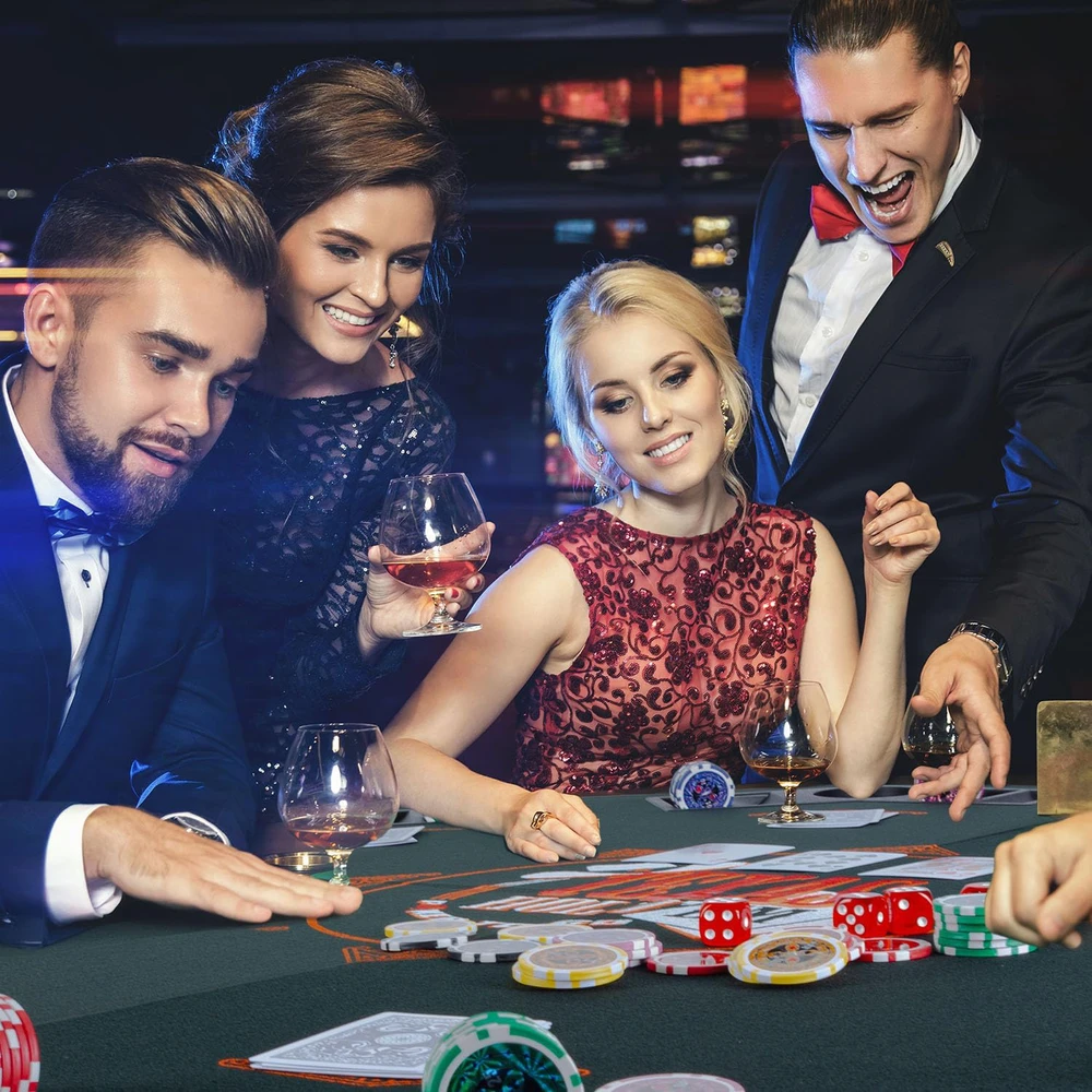 GOODS+GADGETS pokerio rinkinys su aliuminio lagaminu, 500 žetonų, kortos, kauliukai, sidabrinis