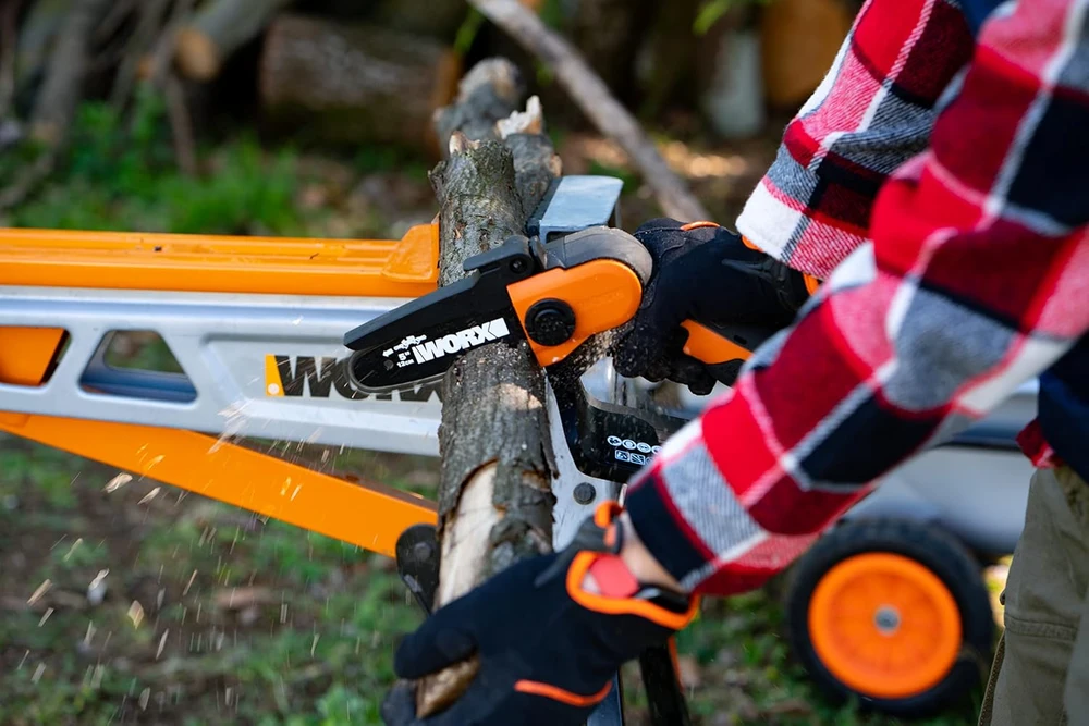 Grandininis pjūklas WORX akumuliatorinis vienarankis šakų pjūklas 20 V, 12 cm grandinė WG324E.9