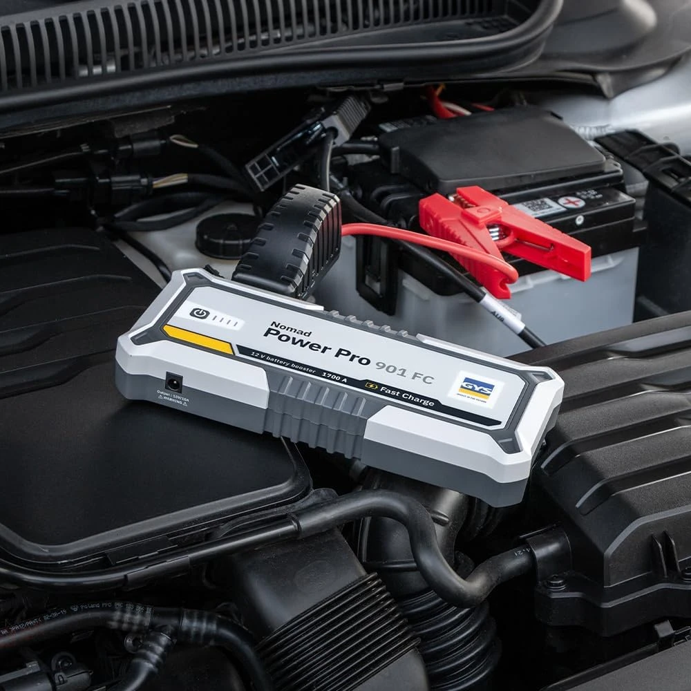 GYS automobilio akumuliatoriaus paleidimo įrenginys 12 V 1400 A su USB-C 085879