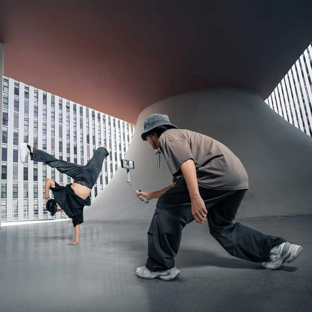 Insta360 Flow Pro išmanusis 3 ašių telefonų gimbalas su 360° sekimu, standartinis rinkinys