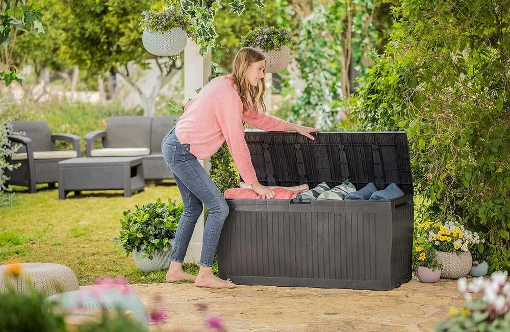 Curver Keter sodo dėžė Comfy, plastikinė, grafito spalvos, 270 l talpa, K229525
