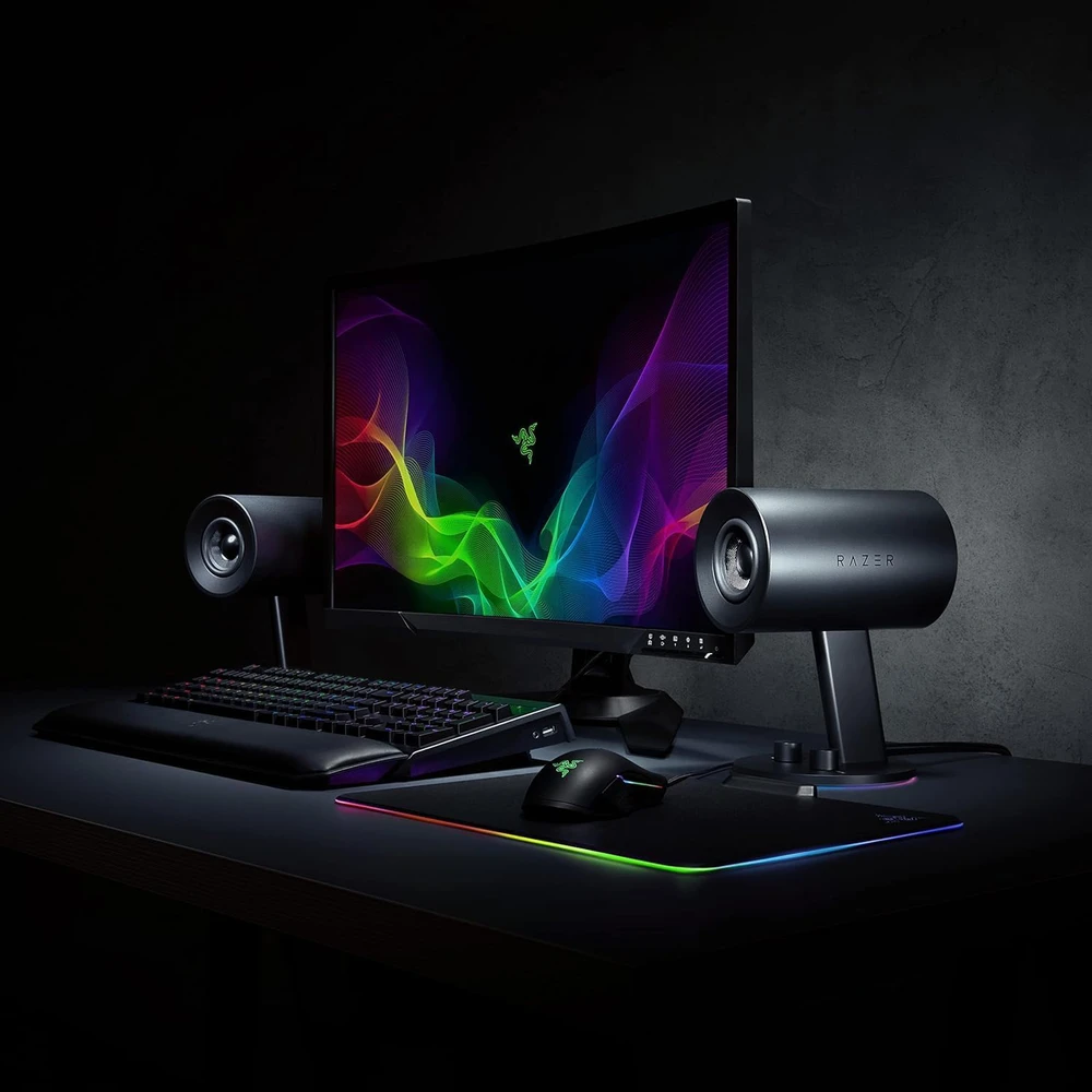 Kompiuterio kolonėlės Razer 2.0 kompiuterinės garsiakalbės su AUX ir USB, 3 colių stiklo pluošto garsiakalbiai, RGB apšvietimas, Nommo Chroma
