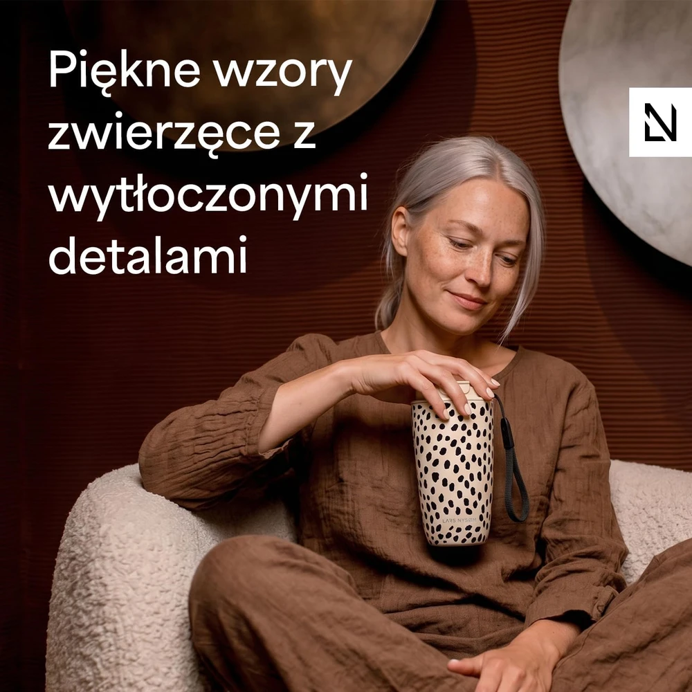 LARS NYSØM termopuodelis 500 ml iš 18/8 nerūdijančiojo plieno su dirželiu NOG-3-CRE002
