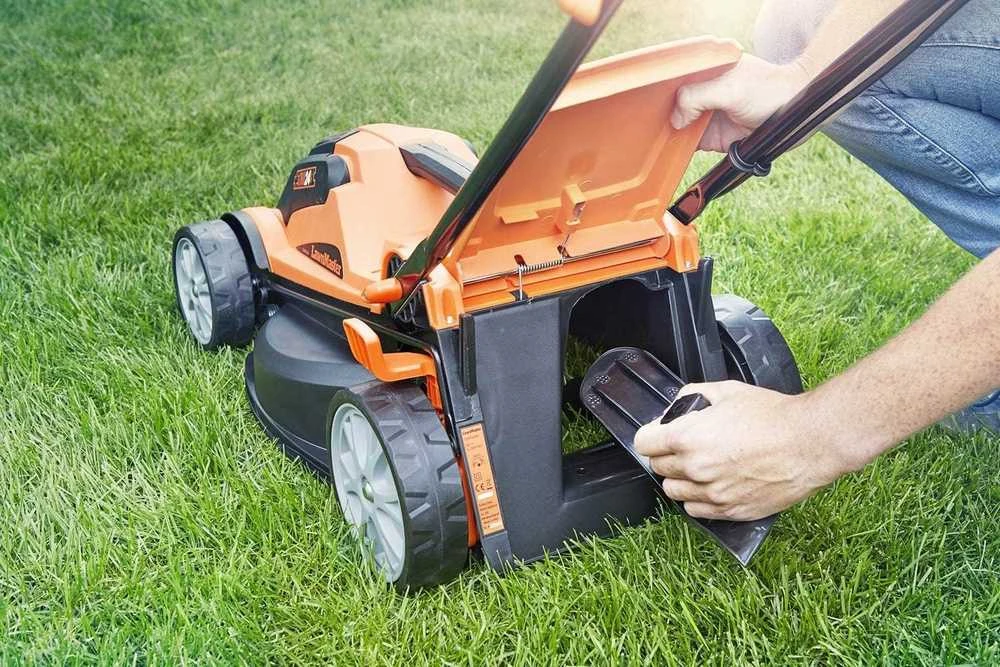 Lawnmaster akumuliatorinė vejapjovė, pjovimo plotis 34 cm, bešepetėlinis variklis, CLMF2434G