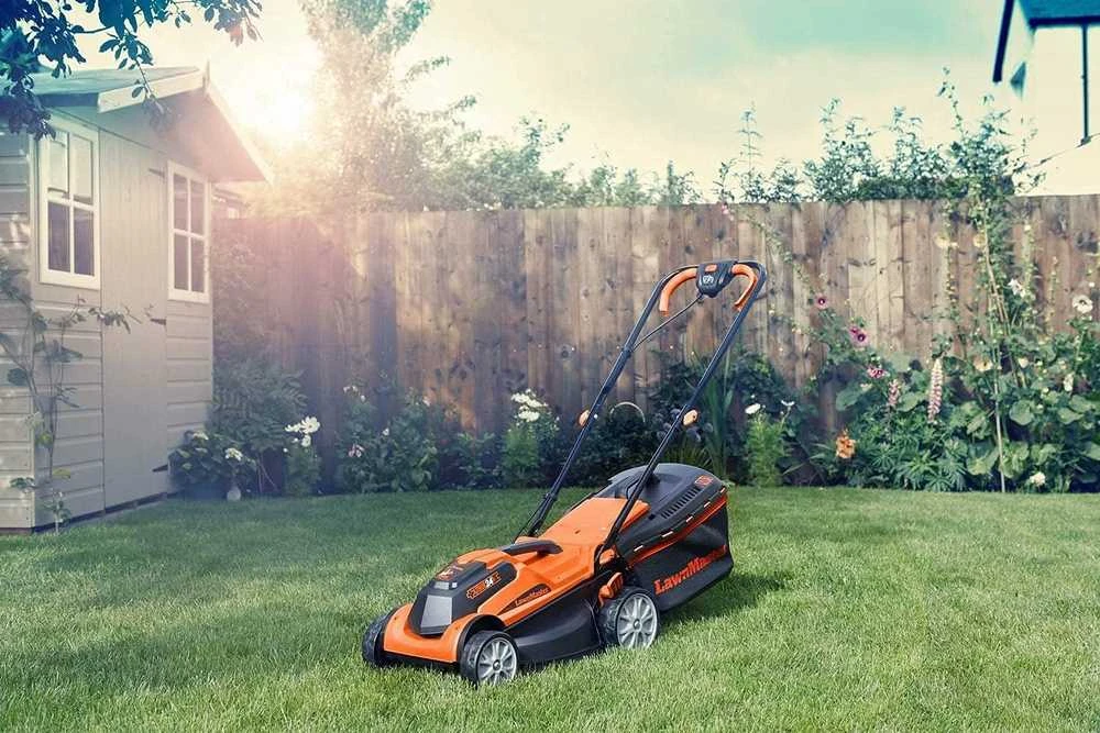 Lawnmaster akumuliatorinė vejapjovė, pjovimo plotis 34 cm, bešepetėlinis variklis, CLMF2434G