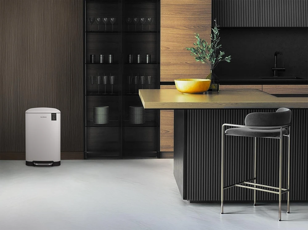 Les Collectors nerūdijančio plieno šiukšliadėžė, 20 l, baltos spalvos, matinis paviršius, pedalinis atidarymas