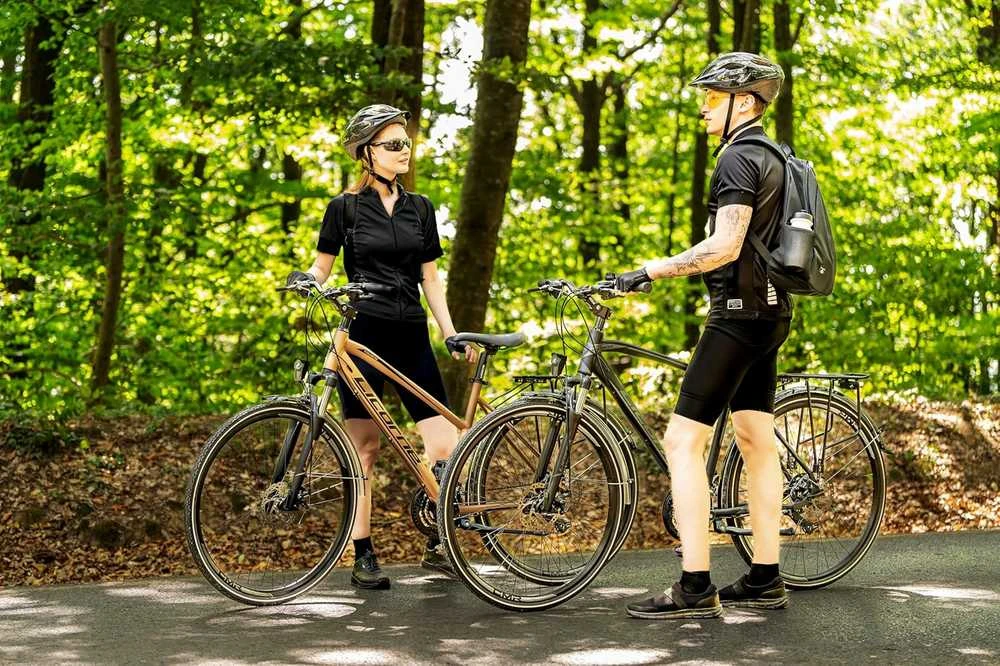 Licorne Bike trekkinginis dviratis, 28 colių ratai, aliuminio rėmas, 21 pavaros, diskiniai stabdžiai