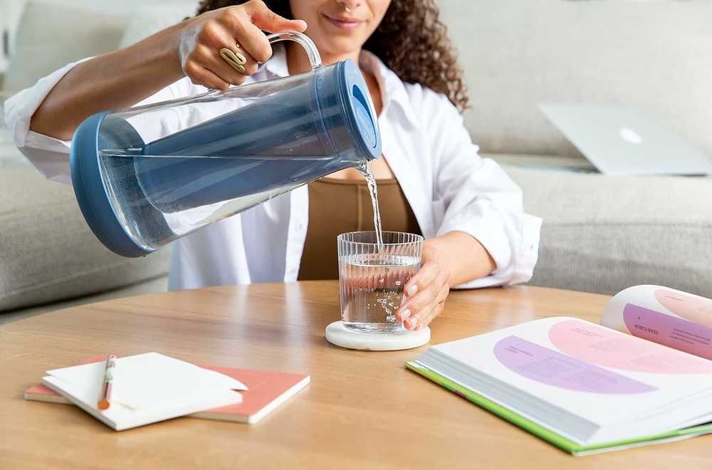 LifeStraw vandens filtruojantis ąsotis, stiklinis, 7 puodelių talpa, silikoniniu pagrindu, LSH7GLSSB21