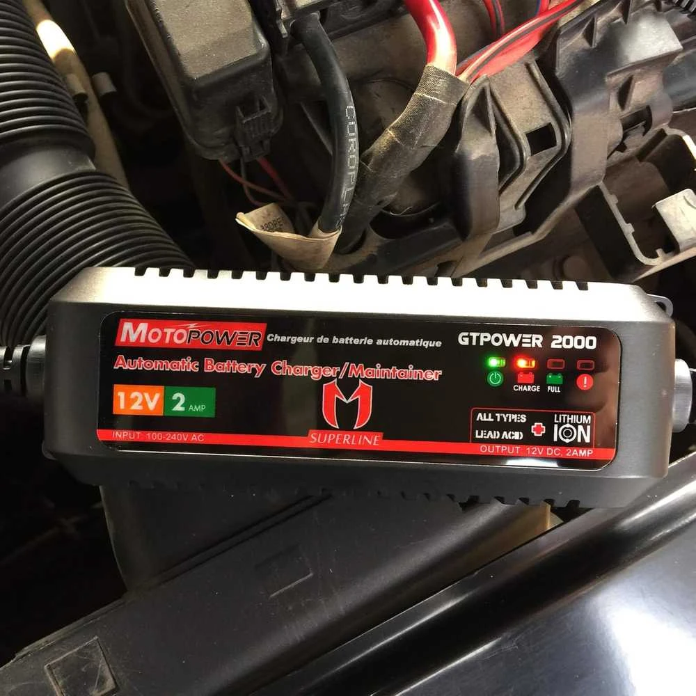 MOTOPOWER akumuliatorių įkroviklis 12V 2A, švino-rūgštiniams ir ličio jonų akumuliatoriams, MP00207A-FR