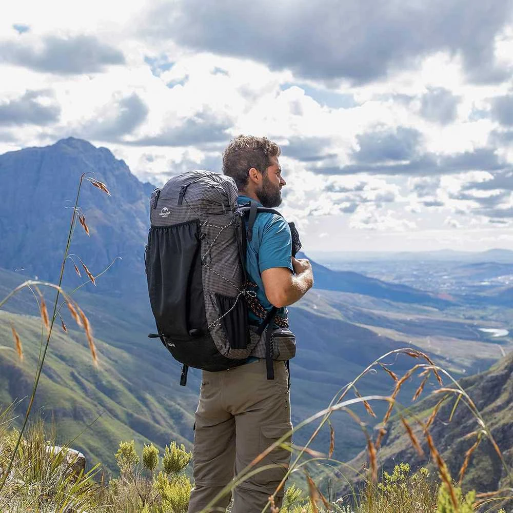 Naturehike turistinė kuprinė su vidiniu rėmu, 65 l talpa, juoda, NH19BP095