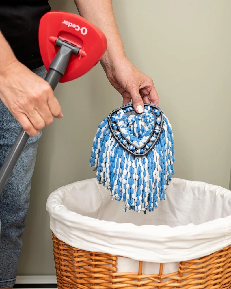 O-Cedar grindų valymo sistema EasyWring su mikrofibros mopais, dviejų skyrių kibiru ir 2 papildomais užpildais