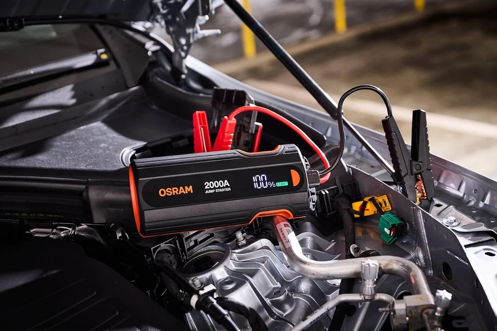 OSRAM avarinis automobilio užvedimo įrenginys 12 V 2000 A su USB-C powerbanku OJS040