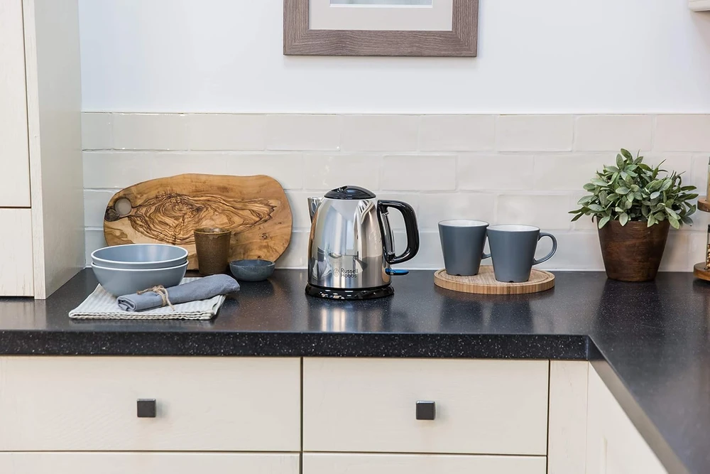 Russell Hobbs Virdulys elektrinis Russel Hobbs Victory 24990-70 (2400W 1l, sidabrinis spalva)