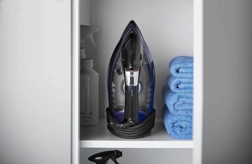 Russell Hobbs garinis lygintuvas 2400 W su 200 g garų smūgiu 26731-56