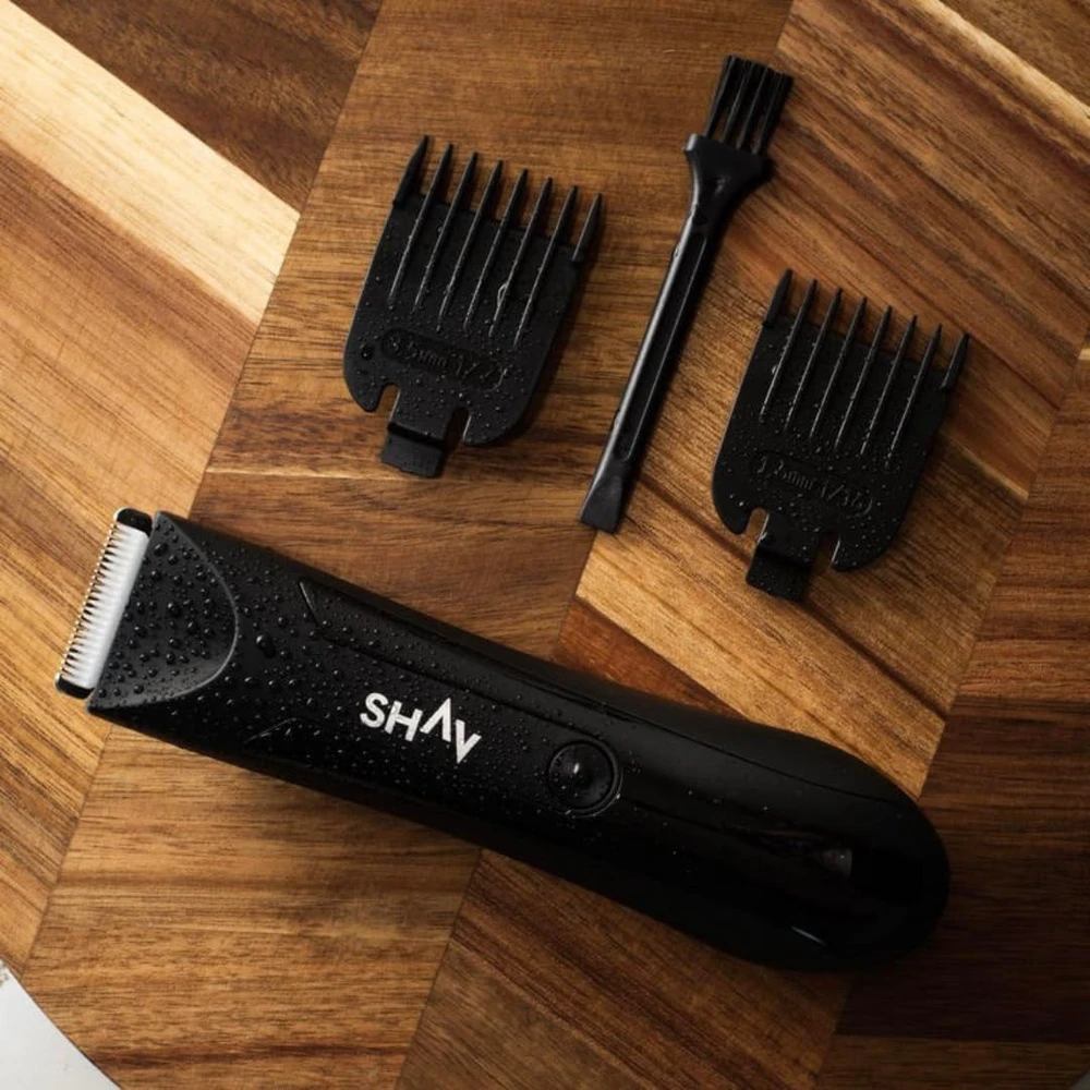 Shav kūno ir intymių zonų vandeniui atspari vyriška skutimosi mašinėlė su keraminėmis geležtėmis ir USB-C įkrovimu