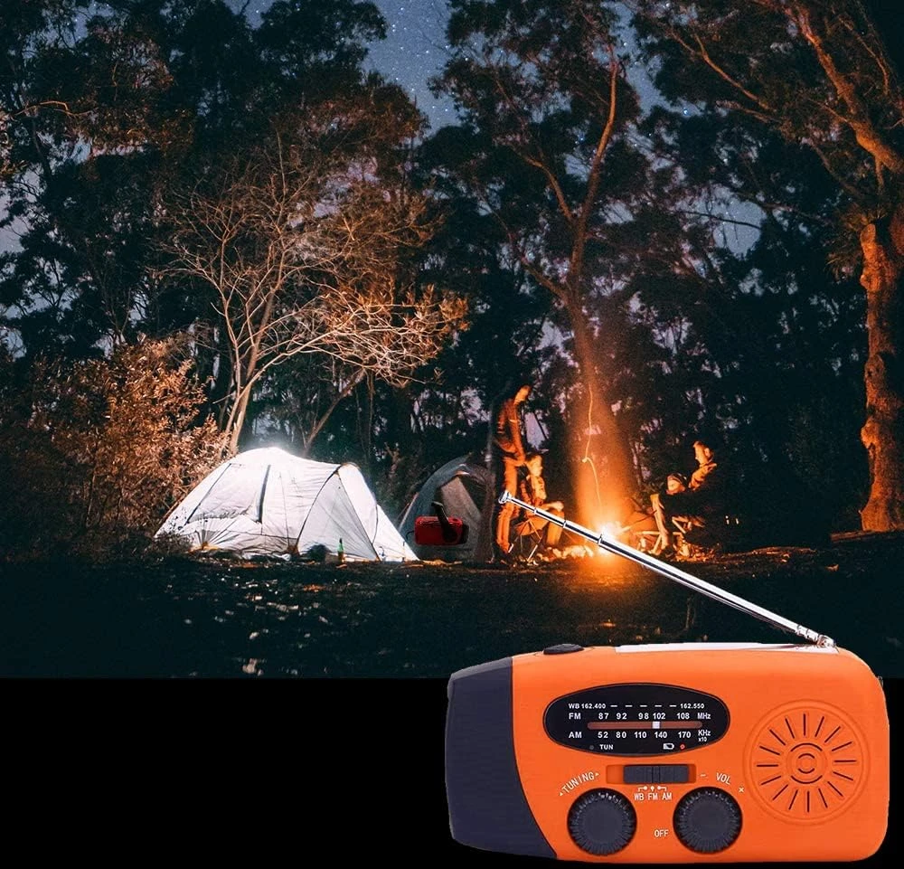 SOLARBABY nešiojamas avarinis radijas su rankenėlė, saulės įkrovimu, 2000 mAh akumuliatoriumi, LED žibintuvėliu
