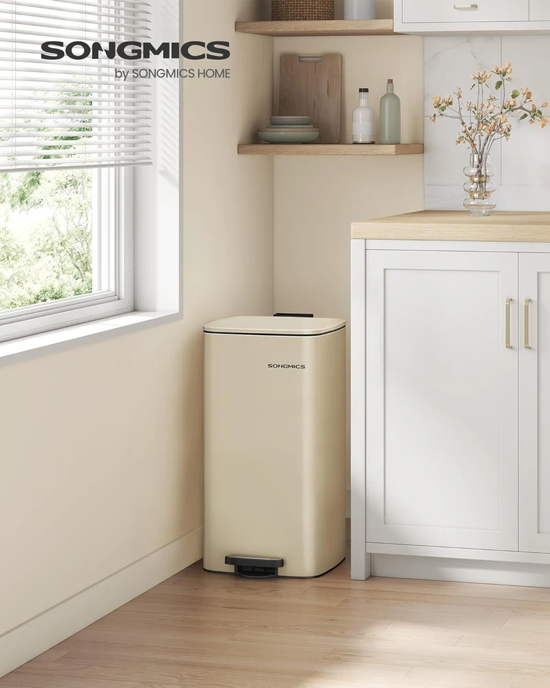 SONGMICS virtuvinis atliekų konteineris su pedalu, 30 l, vidinis kibiras, nerūdijančio plieno, švelnus uždarymas, smėlio spalvos, LTB593A02
