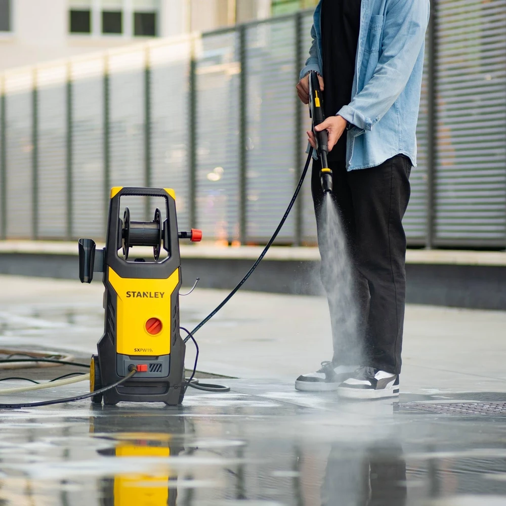 Stanley aukšto slėgio plovimo įrenginys 150 barų 440 l/h 1900 W SXPW19B