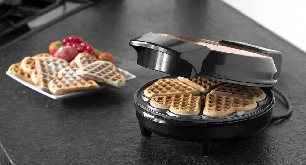 Bestron širdelių formos vaflinė 700 W su nepridegančia danga AWM700CO